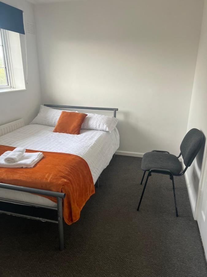 The Coral Guest House 1 Mile From Winchester Market Bagian luar foto