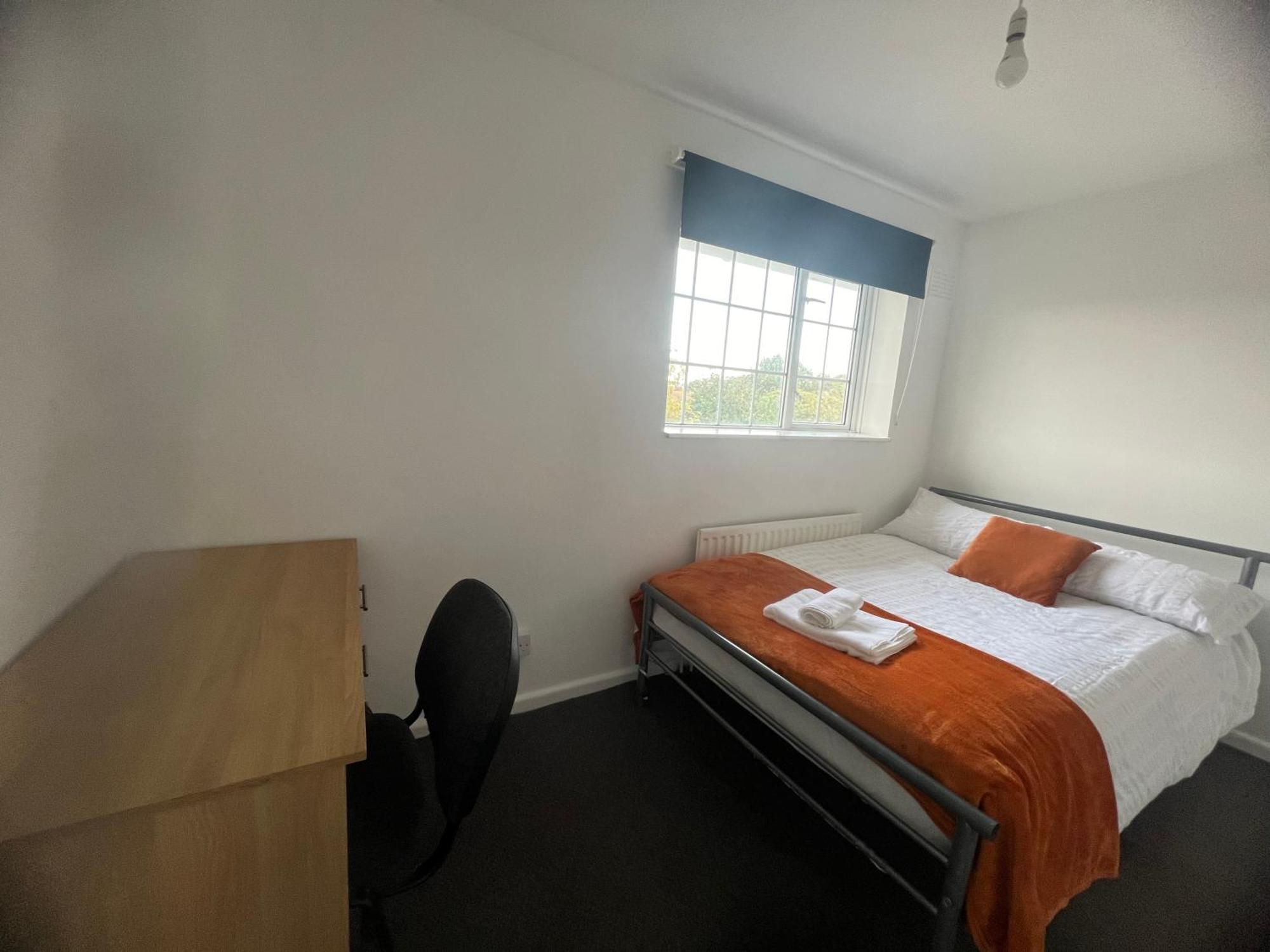 The Coral Guest House 1 Mile From Winchester Market Bagian luar foto
