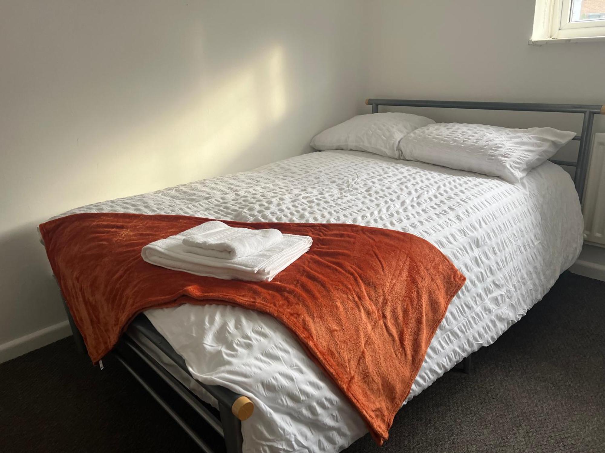The Coral Guest House 1 Mile From Winchester Market Bagian luar foto
